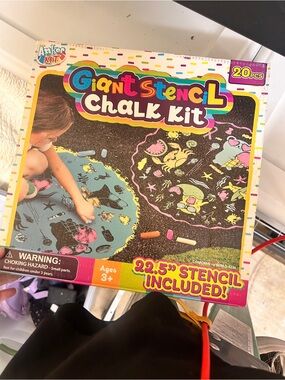 Giant Stencil Chalk Kit 20pcs